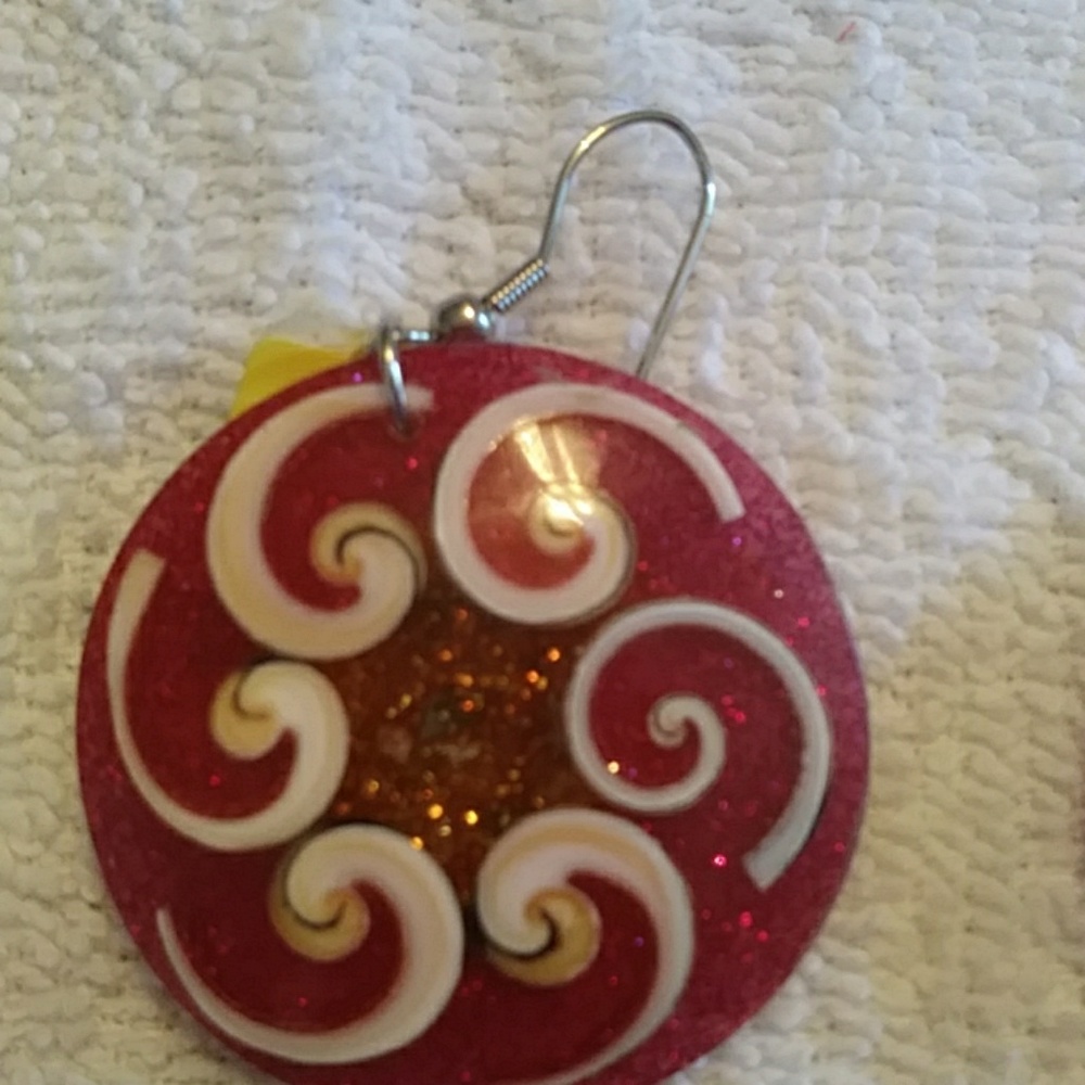 Labba Labba shell earrings - Picture 2 of 2